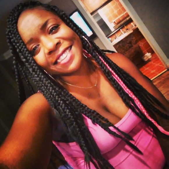 Meet your Posher, Tiffany - Picture 1 of 1